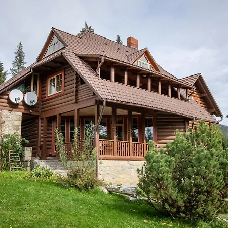 маєток ліс і гори *